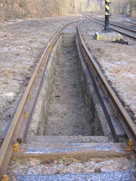 014 Rekonstrukce zadního zhlaví v žst. Dubí.jpg